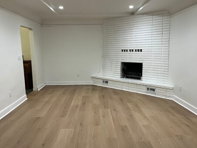 Foto del edificio - 2709 N Arrowhead Ave