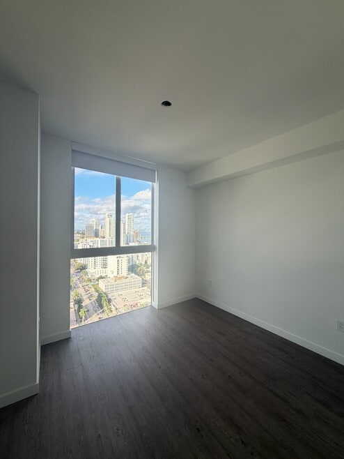 Building Photo - 100 NE 23rd St