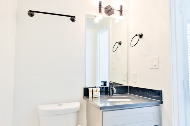 Building Photo - 2300 Stanford St