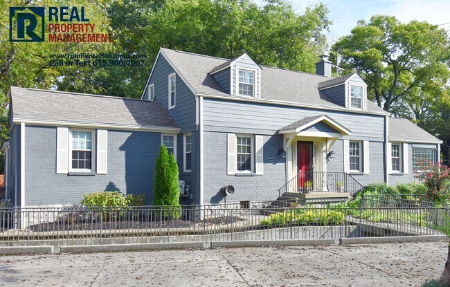 Foto del edificio - *PENDING* Gorgeous 3BR/2BA in the heart of...