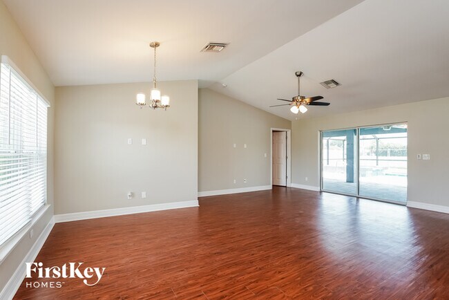 Foto del edificio - 913 SW 21st Ln