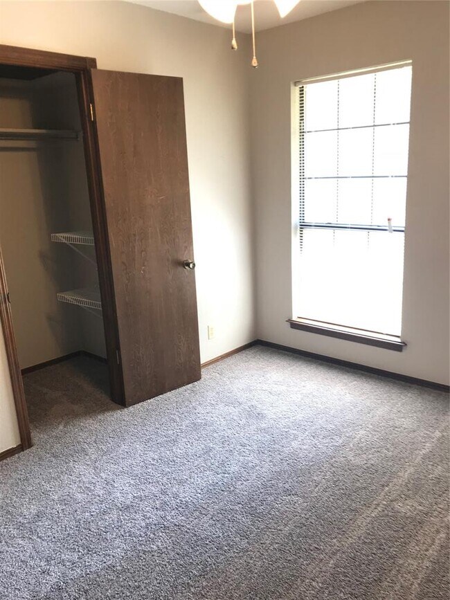 Foto del edificio - 2701 Belknap Ave