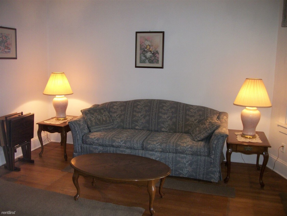 Primary Photo - 31 Sparkill Ave