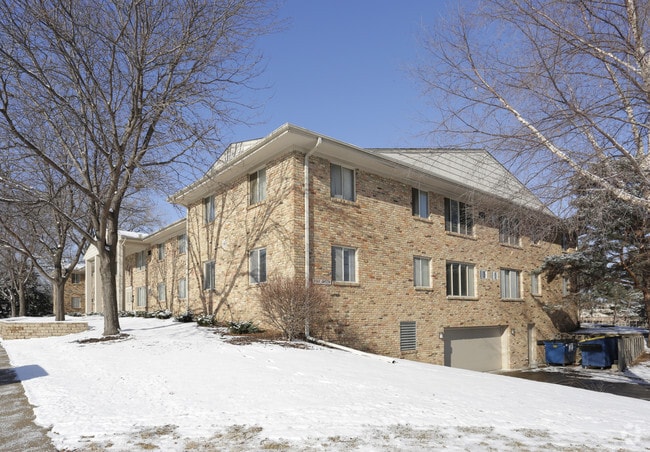 Building Photo - South Town Court