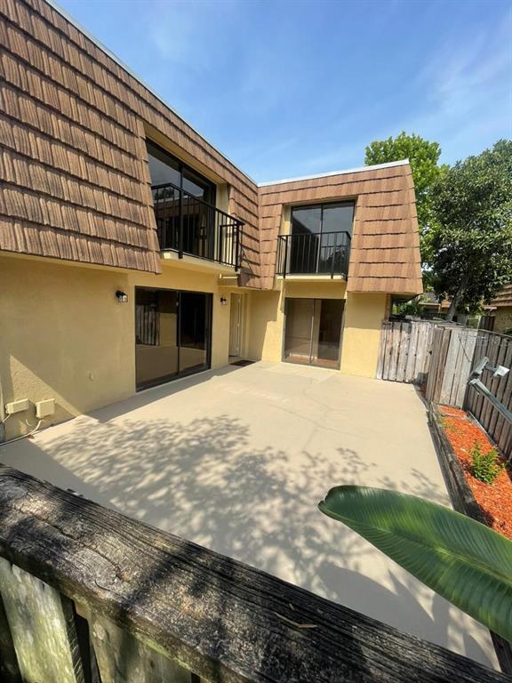 Foto del edificio - 5340 Bamboo Ct