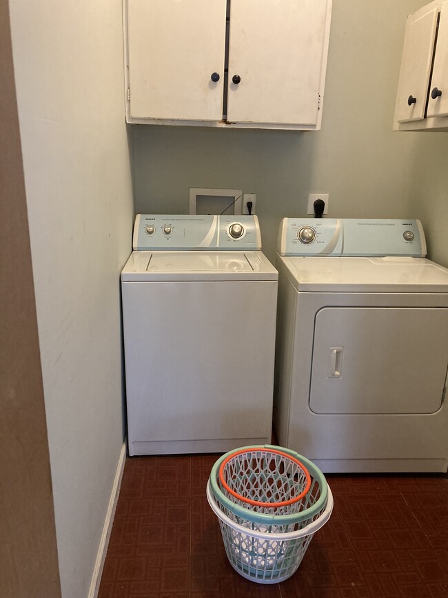 Laundry room - 60 Grove St