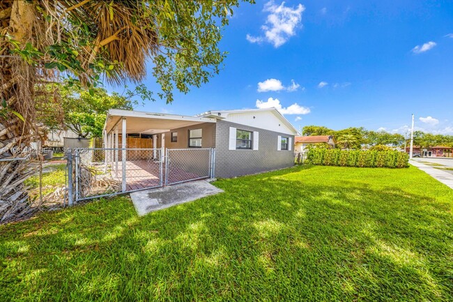 Foto del edificio - 6172 SW 44th St