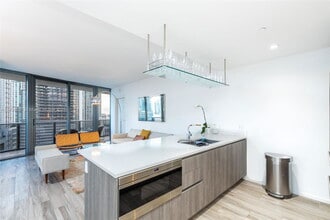 Building Photo - 801 S Miami Ave