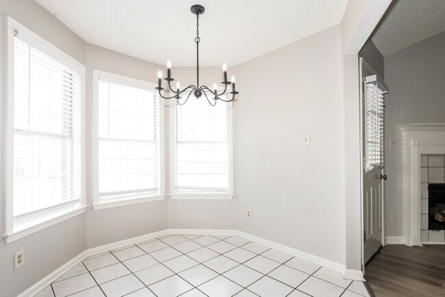 Foto del edificio - 6888 Skylar Mill Ave