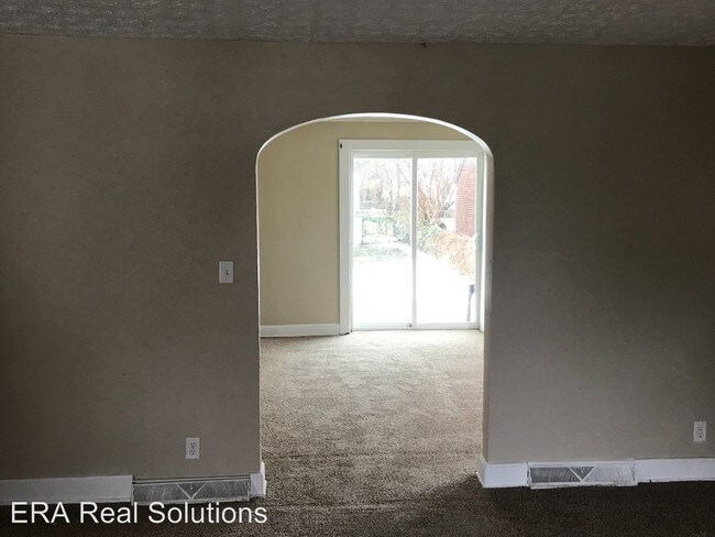 Foto del edificio - 3 br, 1 bath House - 2205 Dresden Street