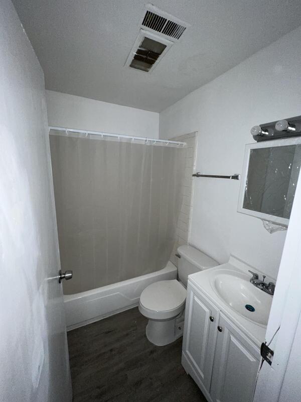 Foto del edificio - 1067 Salem Ave