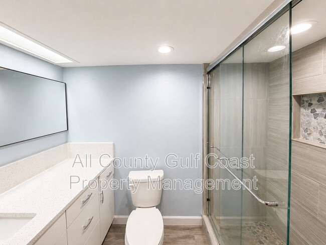 Building Photo - 4511 3rd St Cir W