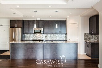 Building Photo - 1350-1350 Windermere Way SW