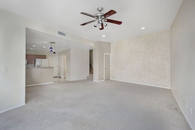 Building Photo - 2491 N Silver Mosaic Dr