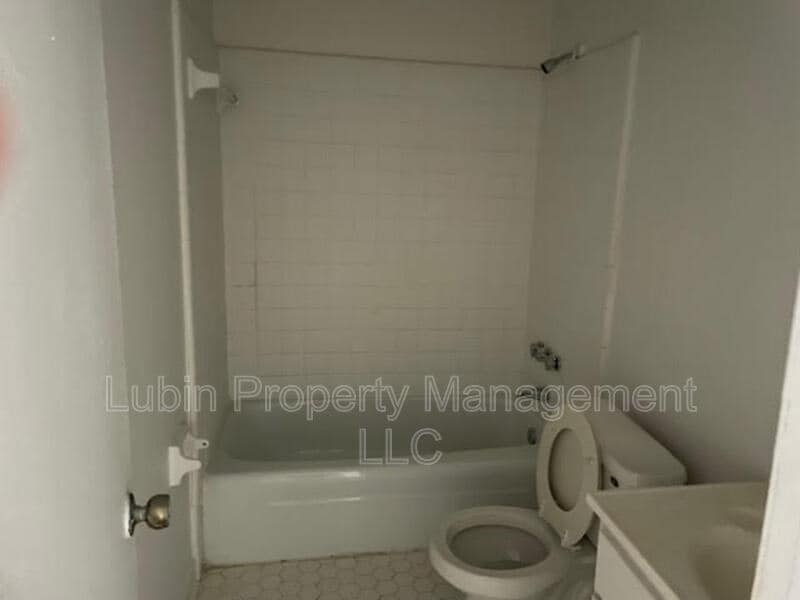 Building Photo - 4039 Zane Rd