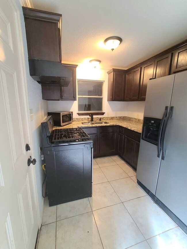 Building Photo - Cute Rental in Whitehouse ISD!