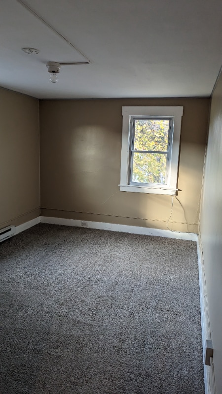 Foto principal - 118 W Franklin St