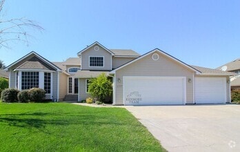 Building Photo - 1757 Maui Dr