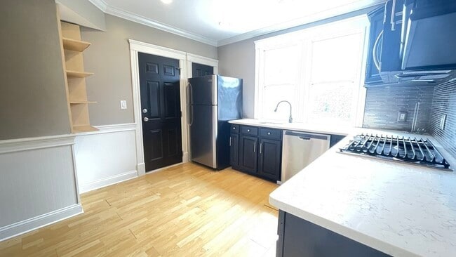 Building Photo - 174 Boston St