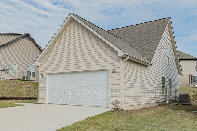 Building Photo - 65 Deer Creek Dr