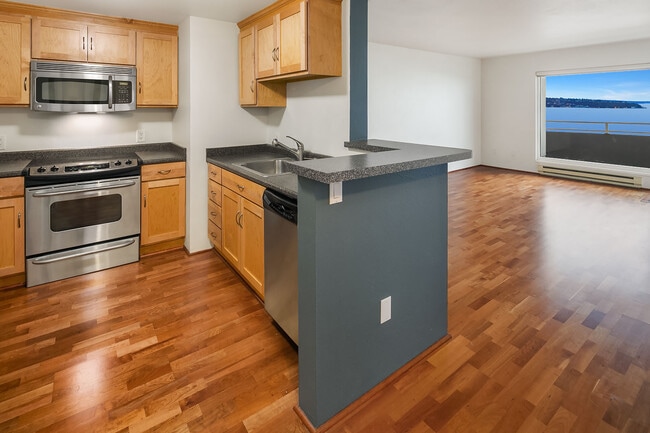 Building Photo - 1415 2nd Ave