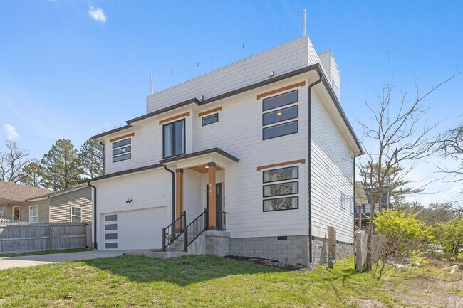 Foto del edificio - 6107 Cowden Ave