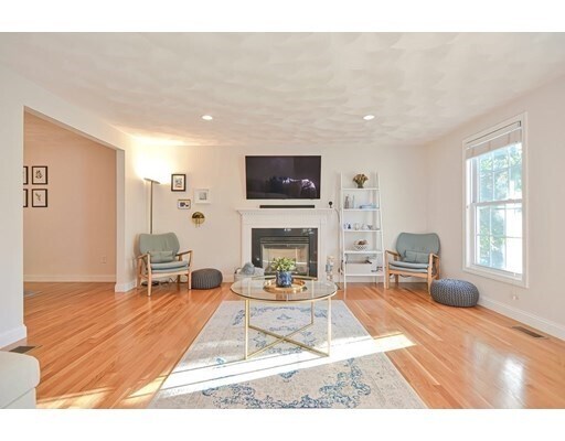 Building Photo - 36 Swains Pond Ave
