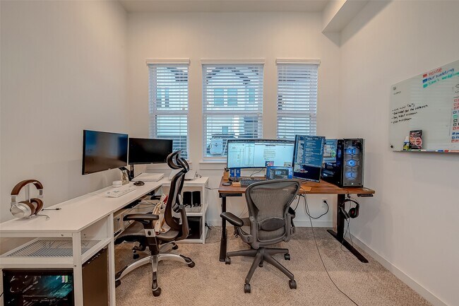 Foto del edificio - 8911 Knoll Villas St