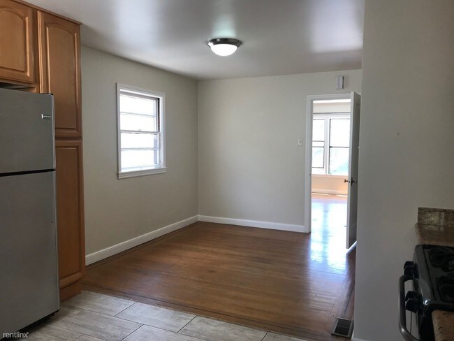 Building Photo - 3 br, 2 bath House - 488 Campbell Avenue