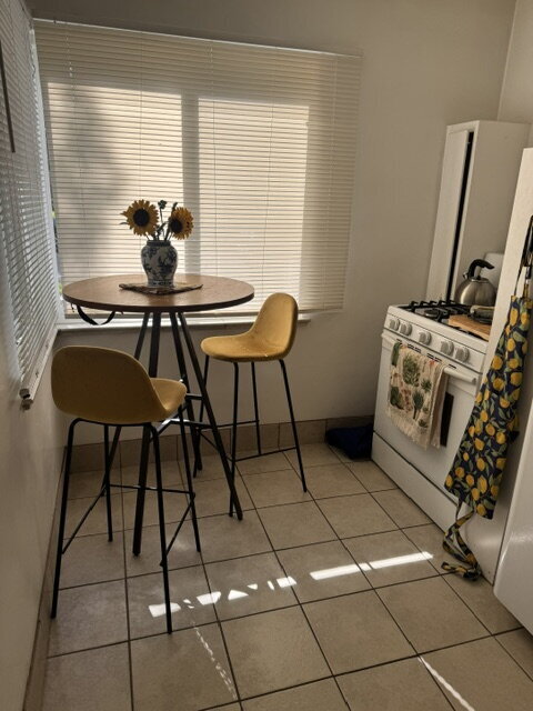 Foto del edificio - "Charming 1-Bed Urban Retreat in Denver's Heart - 575 Sq Ft of Cozy Living!"