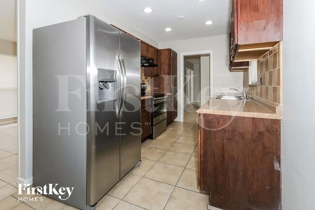 Building Photo - 811 Evergreen Dr