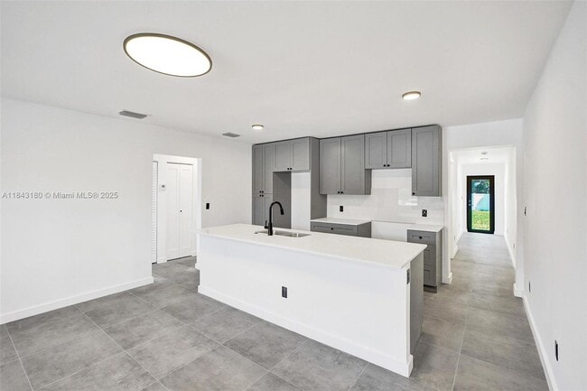 Foto del edificio - 2255 NE 173rd St