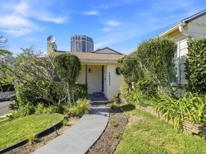 Building Photo - 10537 Rochester Ave