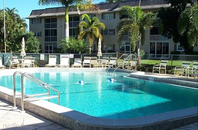 Foto del edificio - 5467 Rattlesnake Hammock Rd