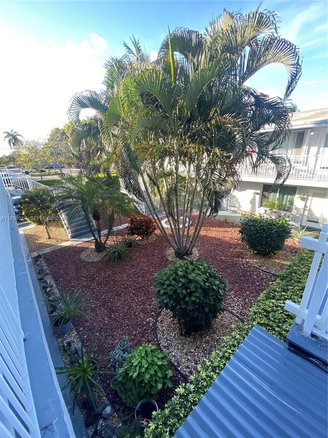 Building Photo - 2344 NE 12th St