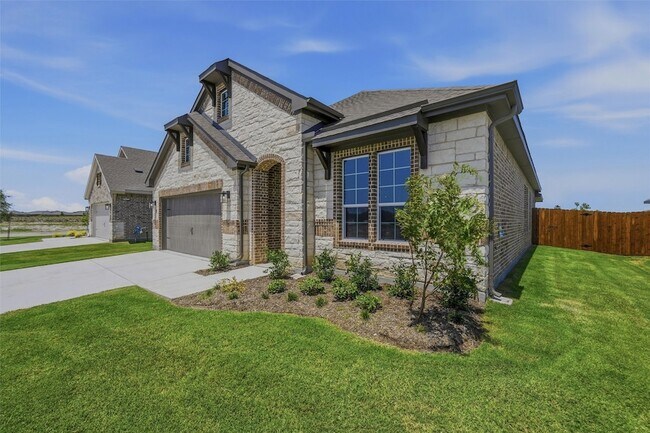 Building Photo - 2105 Bluebird Ln
