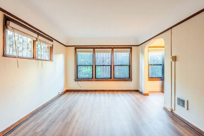 Interior Photo - Dixonian