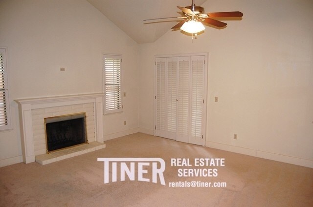 Building Photo - 2088 University Park Dr