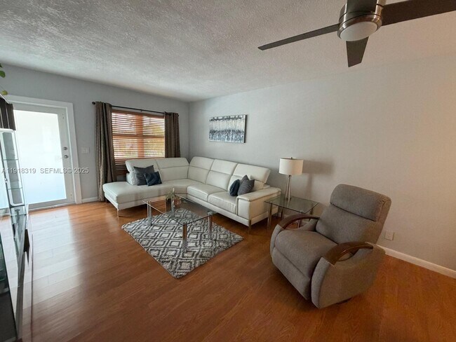 Foto del edificio - 630 Layne Blvd