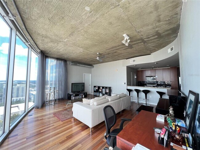 Foto del edificio - 155 S Court Ave