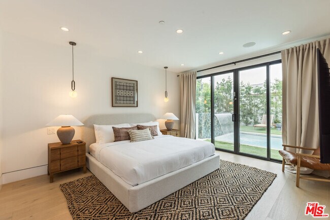 Foto del edificio - 1161 Stearns Dr