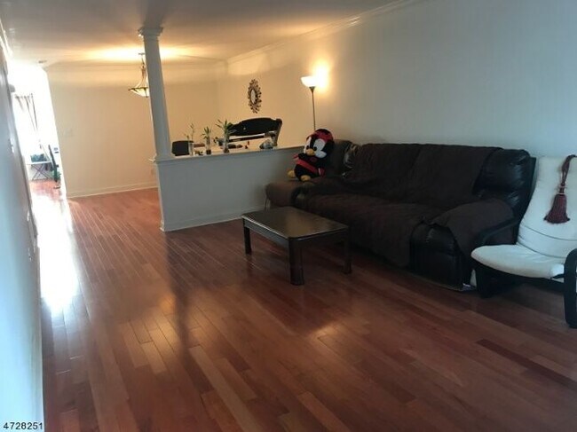 Foto del edificio - 353 Cynthia Ln