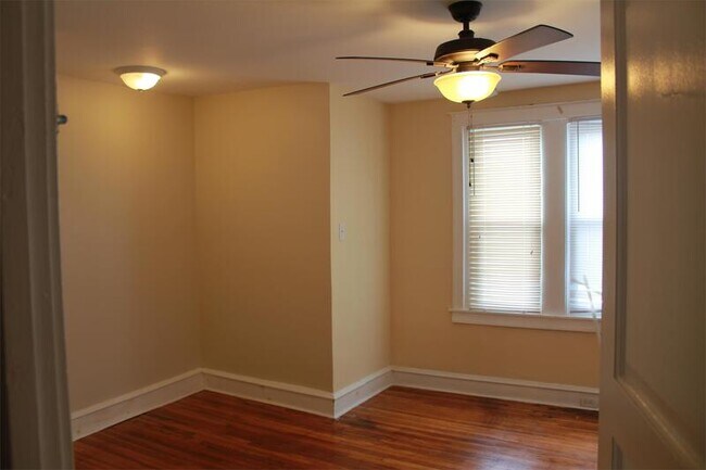 Building Photo - 5869 Woodcrest Ave