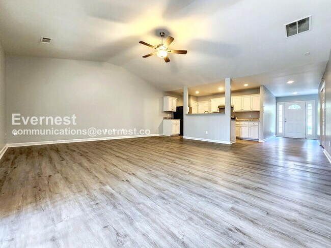 Foto del edificio - 2175 Red Oak Cir