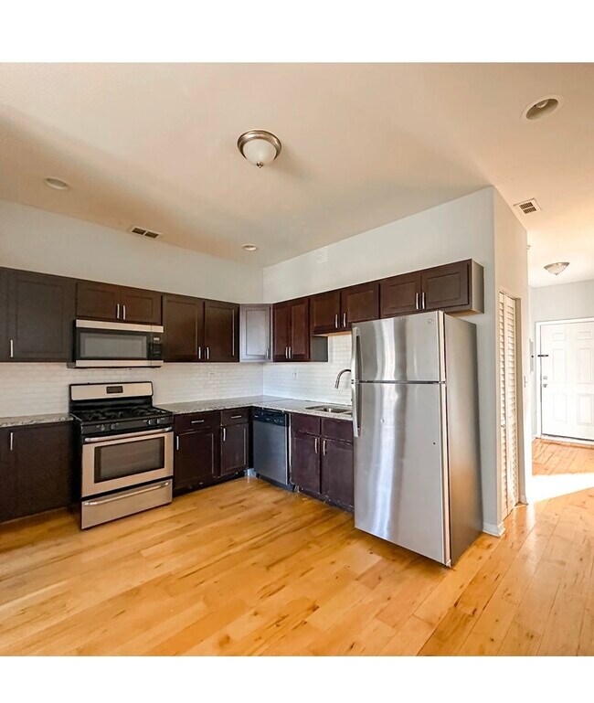 Foto del edificio - 3811 W Hirsch St