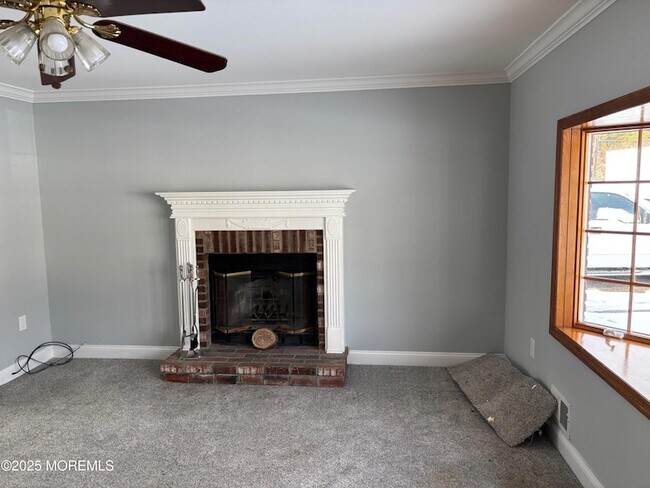 Foto del edificio - 148 Bayshore Dr