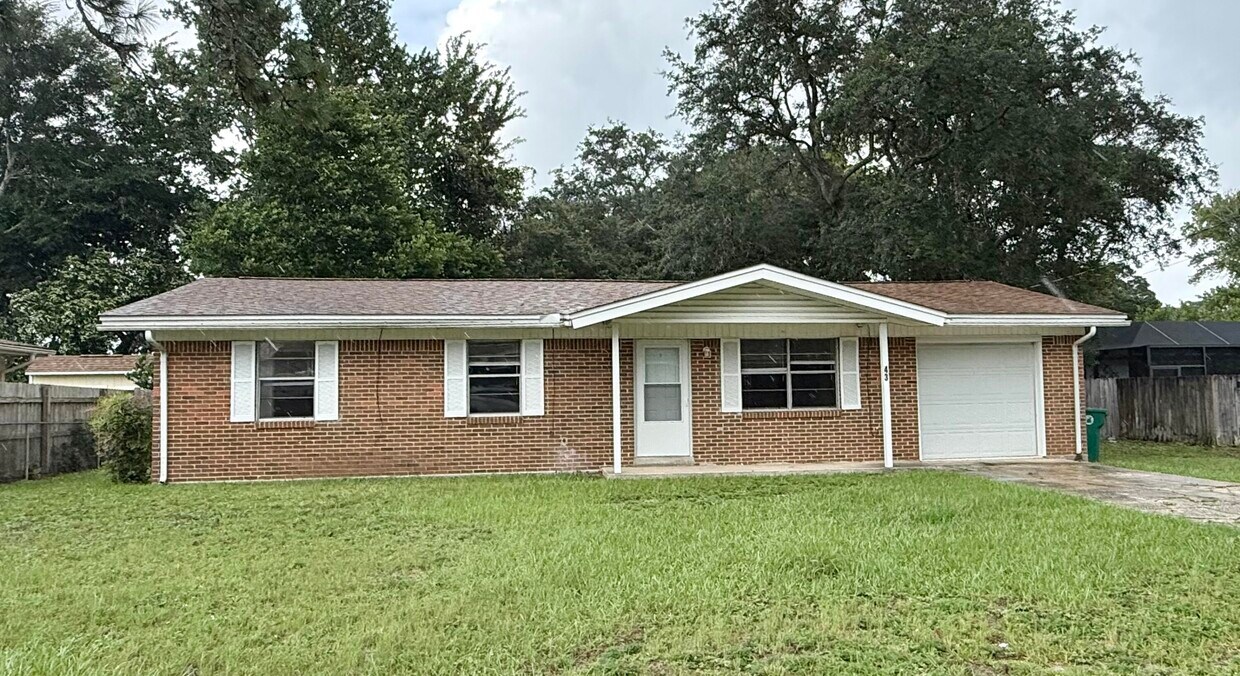 Foto del edificio - 43 Oak Ln