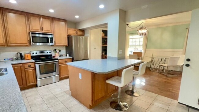 Photo - Lovely 3-Bedroom House with Shaded Yard