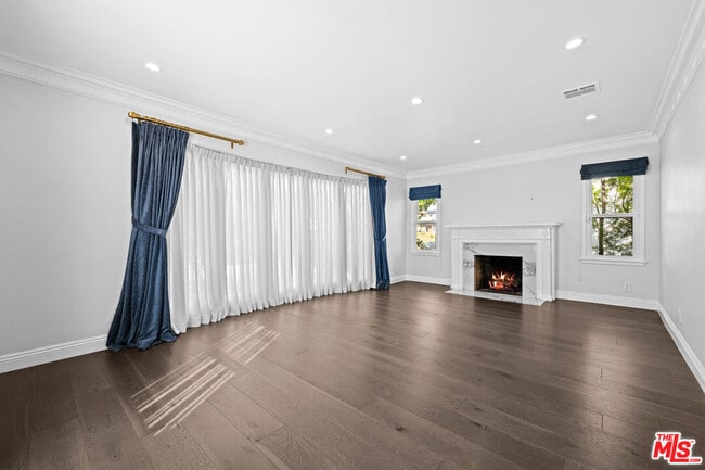 Foto del edificio - 2036 Hillsboro Ave