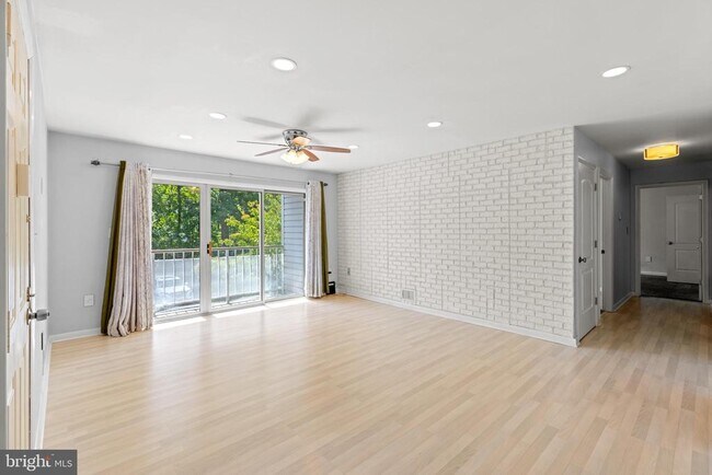 Foto del edificio - 81 Willow Ct